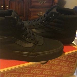 all black high top vans women’s size 9.5